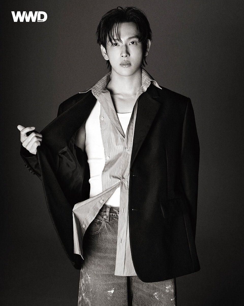 everydaysiwan's tweet photo. 20260630 Yim Siwan Instagram update

Caption:
WWD Korea X Hublot⌚️ 

#임시완 #yimsiwan https://t.co/cnVvSh1klD