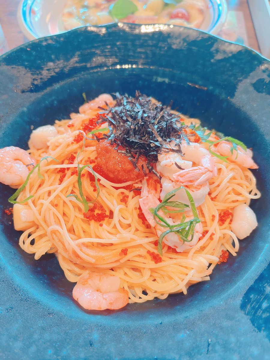 choco_325's tweet photo. フェイシャルエステ終えて一人ランチ🙌さっぱりしたの食べたくて冷製パスタ求めジョリパにした🍝✨スモールピザも食べてしまった🍕🤣 https://t.co/VAcTclPeQV