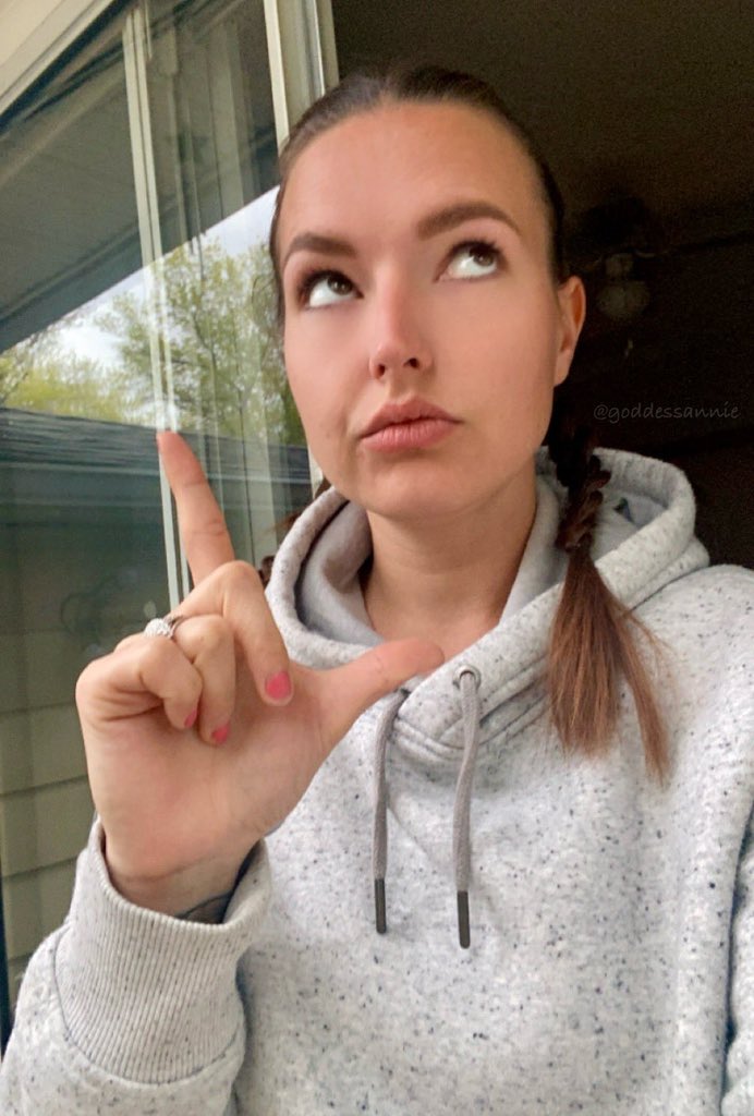 yourownerannie's tweet photo. Making LOSERS kneel and obey me rn.

Dm me for a Video call or Snap session.

Tease , Joi , Sph , Cei , Footworship , Cuckolding and Humiliation.

#Findom #Femdom #Camsession #Paypig #sissy #Nsfw #Nsfwtwt #Bnwo #Sellingcontent #buyingcontent https://t.co/OqDiL6k5x7