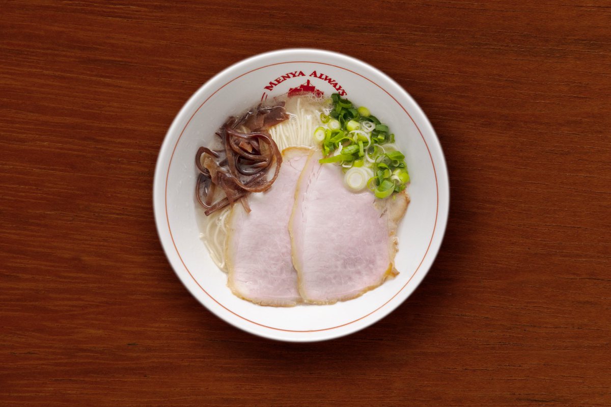 alwayscocowalk's tweet photo. 白とんこつは原点の一杯🍜
シンプルであっさりめ、それが良いのです https://t.co/Wni7QfOYGH
