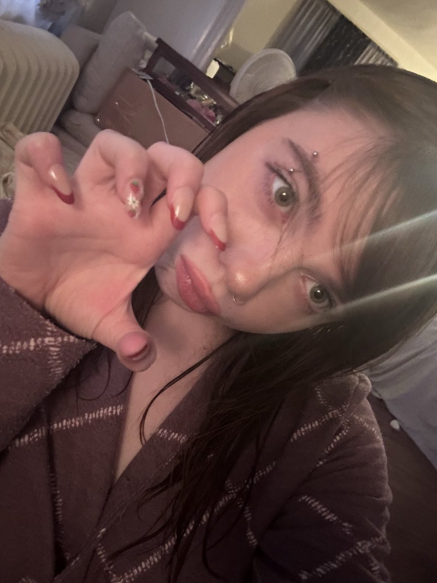 goat_kylee's tweet photo. hi :) wanna watch me strip? 🫣 https://t.co/ZnV8gTjvZT