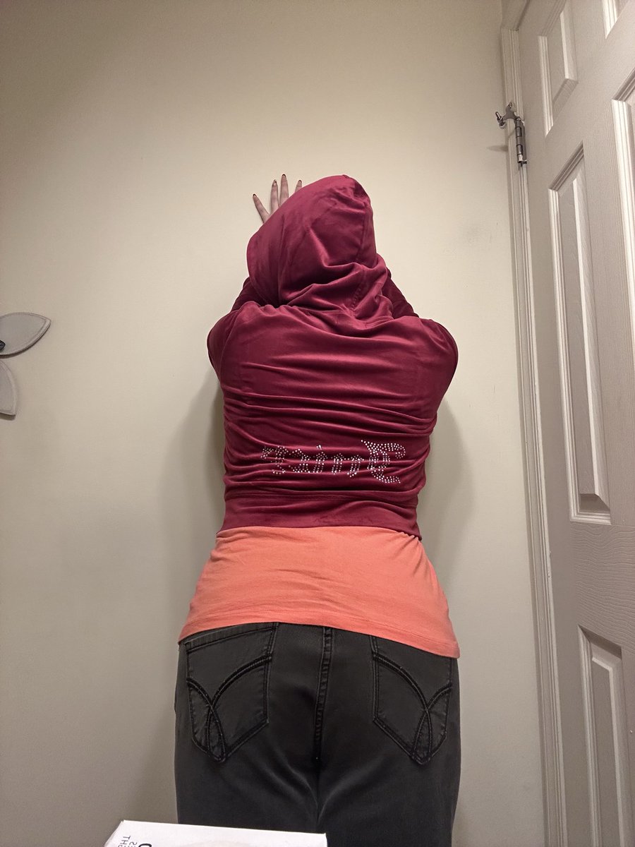 goat_kylee's tweet photo. hi :) wanna watch me strip? 🫣 https://t.co/ZnV8gTjvZT
