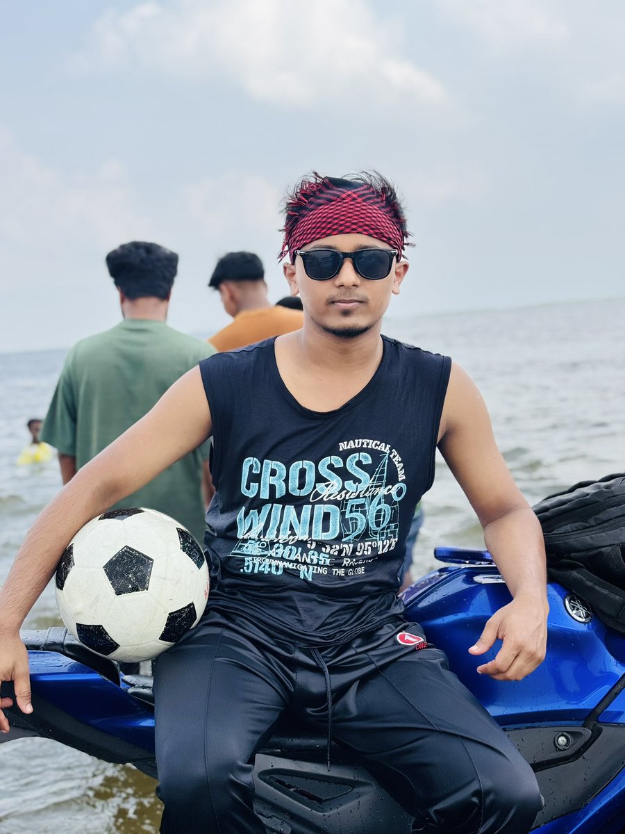 SarkerNabil's tweet photo. আমি খুব সরলতা পছন্দ করা একজন মানুষ, এই পৃথিবীর লোক দেখানো মানুষের সাথে আমার খুব একটা মিলে না! https://t.co/p0fmWanPBU