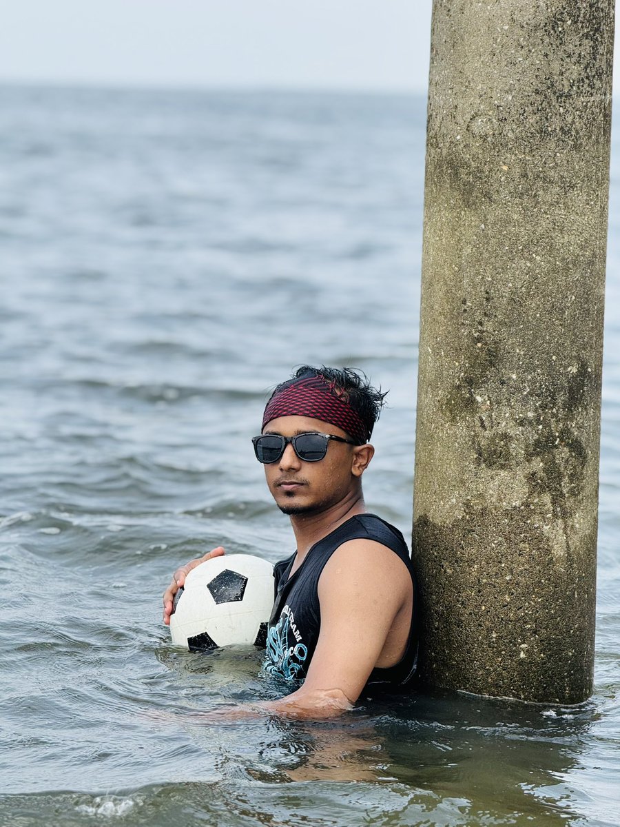 SarkerNabil's tweet photo. আমি খুব সরলতা পছন্দ করা একজন মানুষ, এই পৃথিবীর লোক দেখানো মানুষের সাথে আমার খুব একটা মিলে না! https://t.co/p0fmWanPBU
