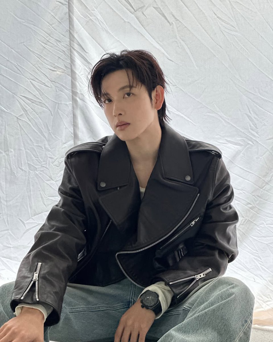 everydaysiwan's tweet photo. 20260630 Yim Siwan Instagram update (cont’d)

Caption:
WWD Korea X Hublot⌚️ 

#임시완 #yimsiwan https://t.co/gPVd9VHGSO