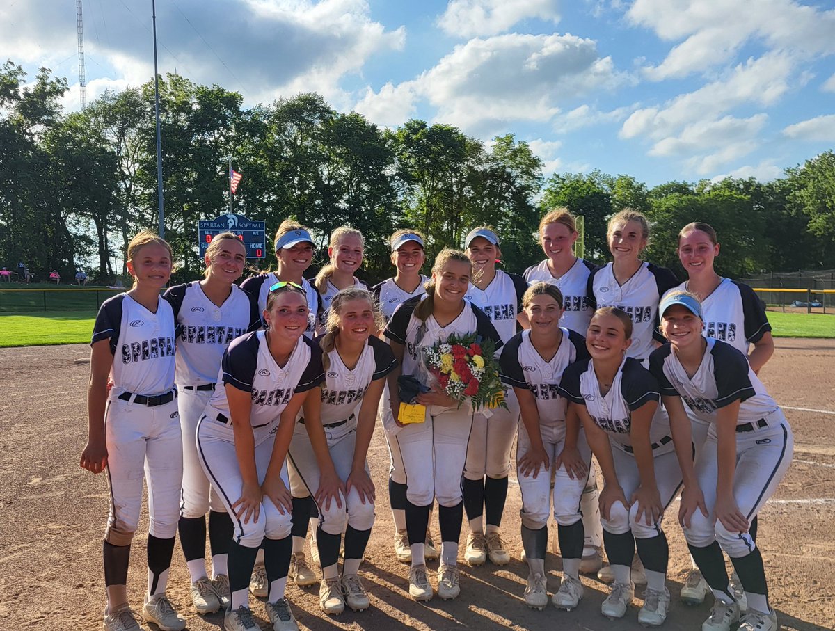 PVSpartanPride's tweet photo. Celebrating our AMAZING Senior! Her leadership, work ethic, coachability and HEART are why she is  the PV Iowa Girl! Congratulations Jayla💙#SpartanNation https://t.co/sqqJkPWEul