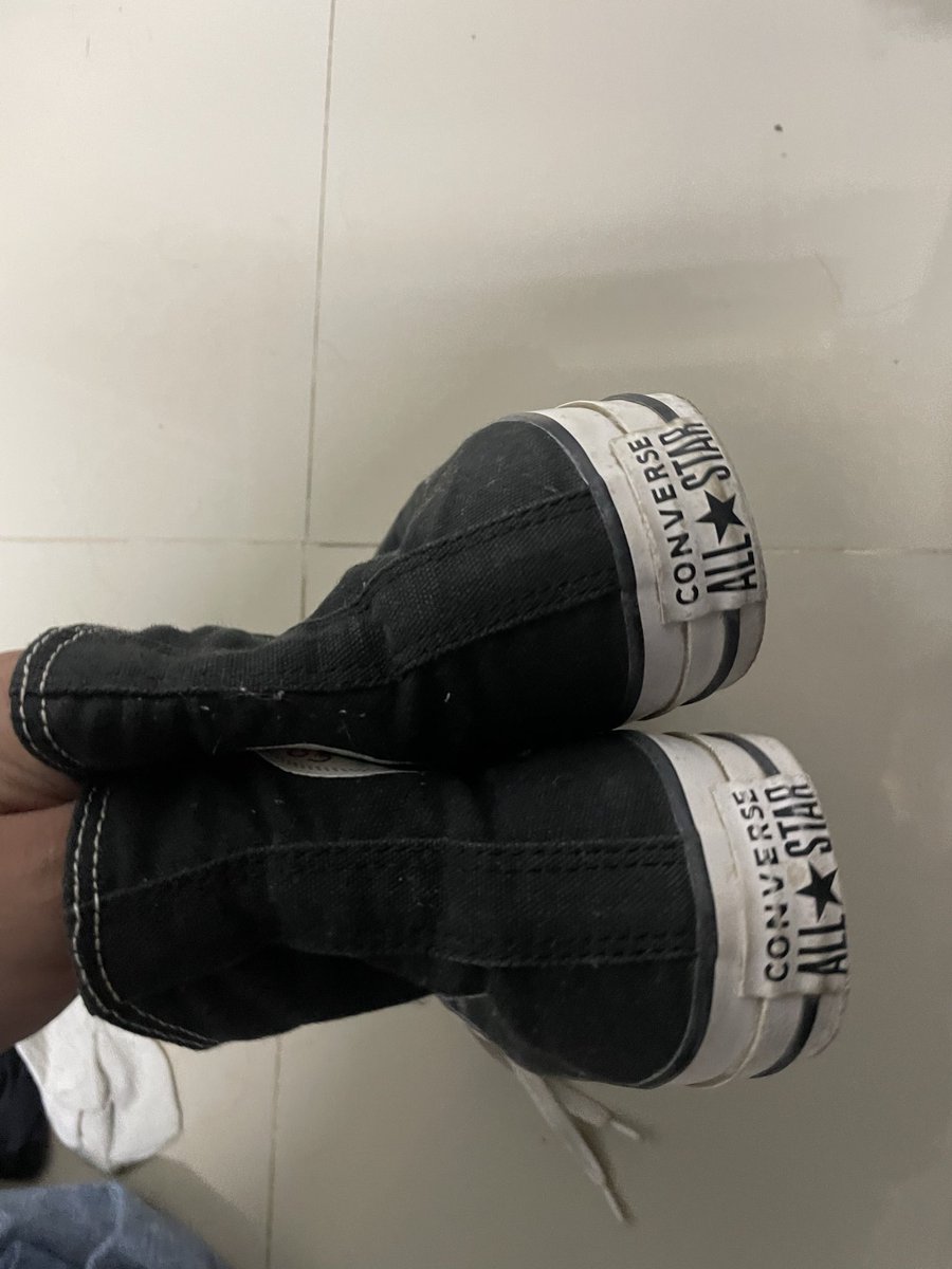 ilovebubblegumm's tweet photo. converse all star 25 cm มือสอง

400-.฿ ส่งฟรี 

เอาไปคลีนเองน้า ขอคนพร้อมโอนค่า 

#รองเท้ามือสอง #เสื้อผ้ามือสองราคาถูก #เสื้อผ้ามือสองราคาถูก #ส่งต่อรองเท้า #รองเท้ามือสองของแท้ #รองเท้ามือ2 https://t.co/W8DnhEnpKA