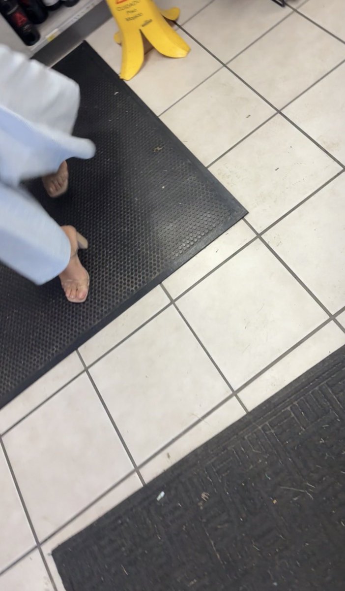 Freakythickvers's tweet photo. @Footjob_Central  wouldn’t you guys love to cum on random feet you see in the store ? #creep #footcreep #grannyfeet #gilf #milf #tease https://t.co/DrivMfYc5d