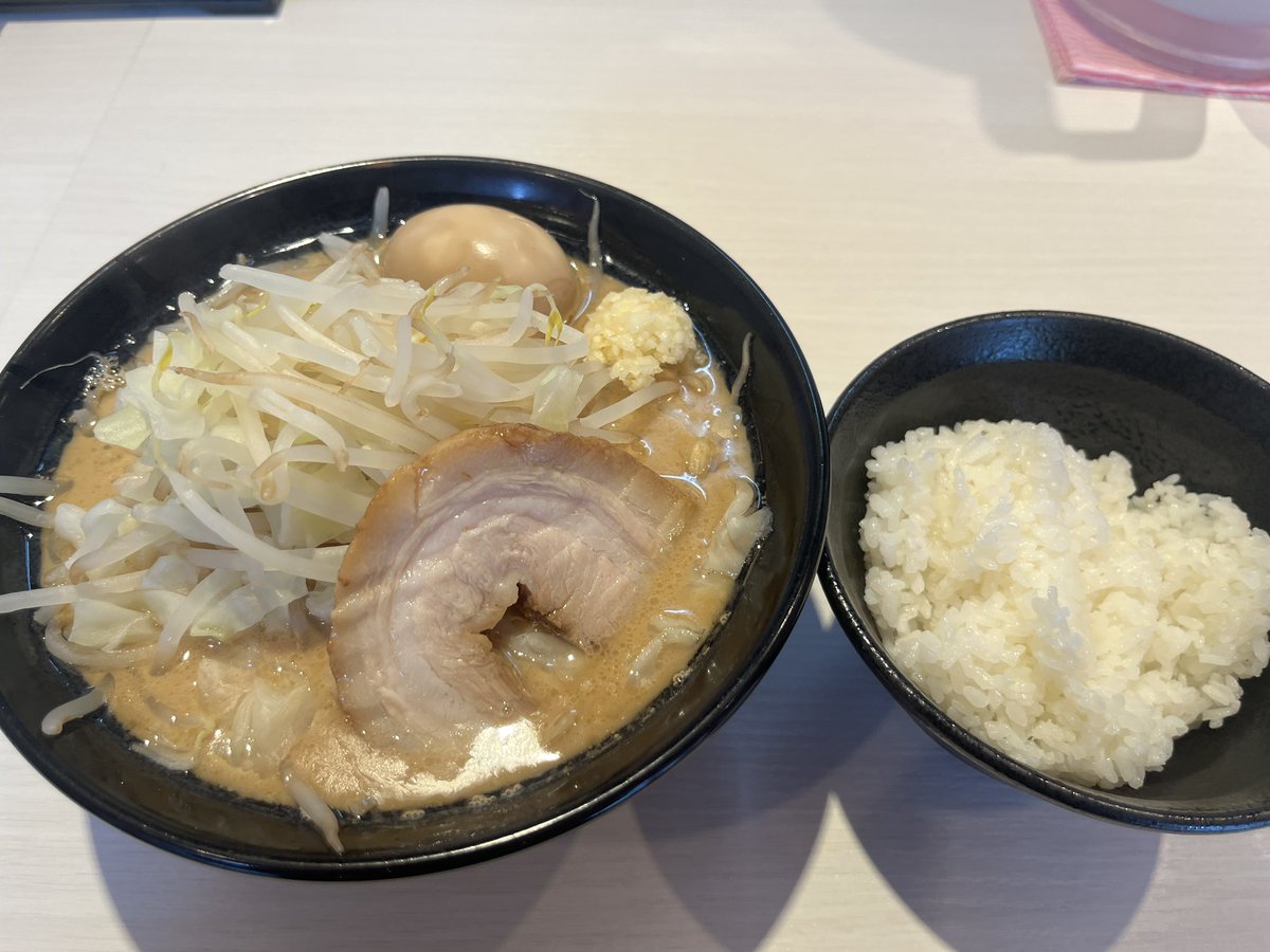 cafe_plug's tweet photo. 健康診断後はやっぱり
ラーメンとビールよね https://t.co/2DdQES2jRT