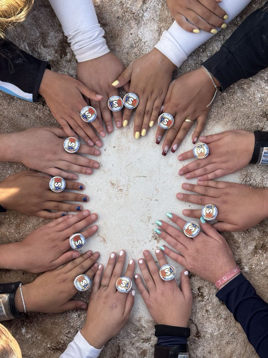 SMiller2027's tweet photo. Twin Falls tournament was a success! We got first in the gold bracket! Here’s some highlights- hitting and pitching. 
@CoachShinn7 @GFUSoftball @Marlin_Softball @TWSoftball @CSUMBsoftball @SoftballEOU @SMUSaints_SB @uhhilosoftball @UNC_BearsSB @MontanaGrizSB @CMSVSoftball1 https://t.co/Is348Gonzi