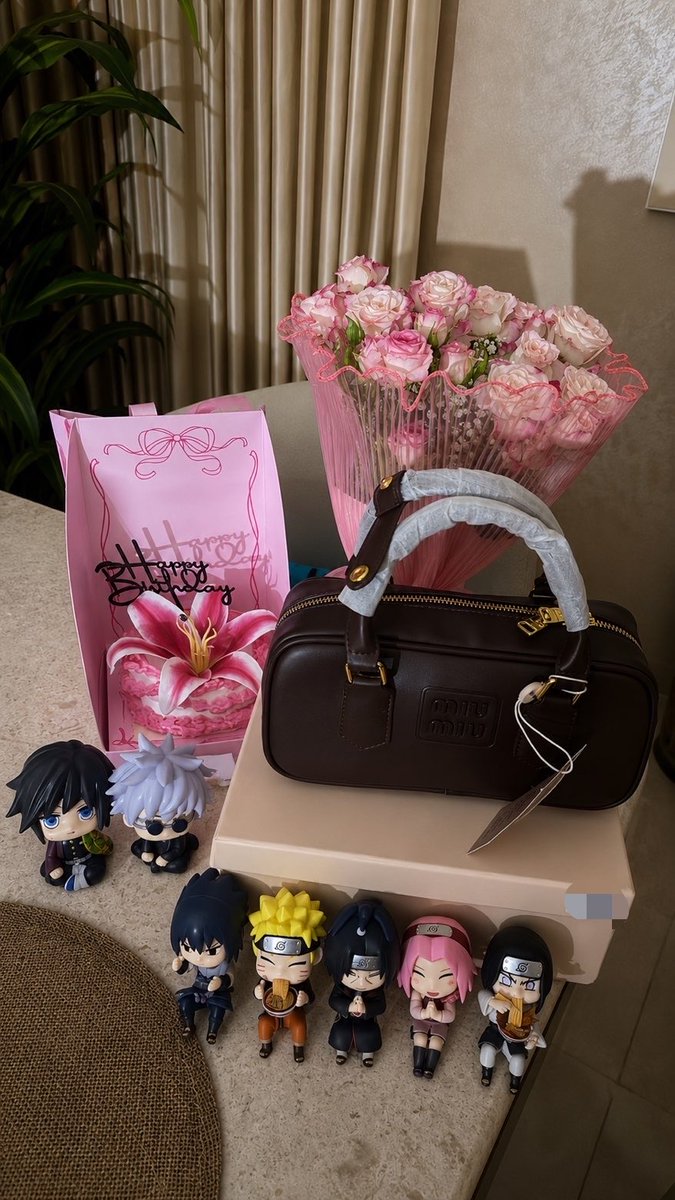 __R369's tweet photo. Happy birthday to me 💜💜💜 https://t.co/1I4vERH4L0