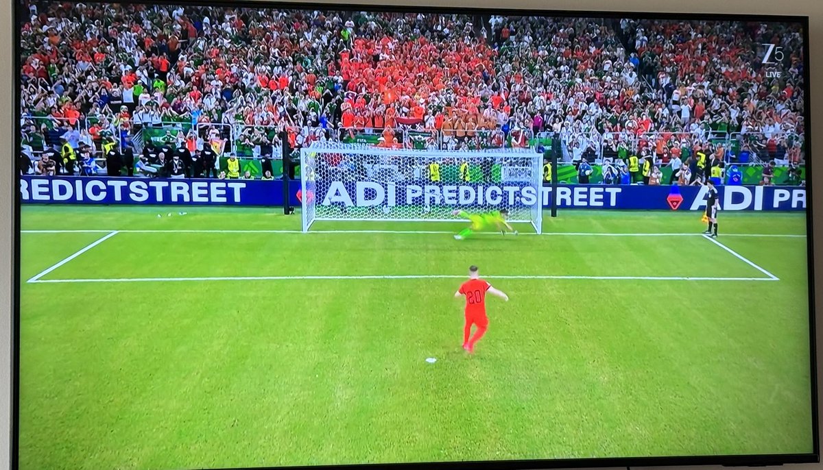 LloydMathias's tweet photo. Penalties seem like the worst way to decide matches. Maybe 3 corners apiece, first? #NEDvsMOR https://t.co/6z21taYrDo