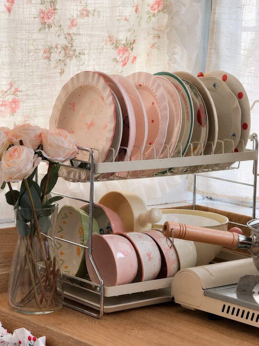 putripalsuu's tweet photo. MAAF NORAKK 😭 Aku baru nemu toko yang jual tableware estetik vibes Pinterest kayak gini ✨ https://t.co/DWMIq16hlY