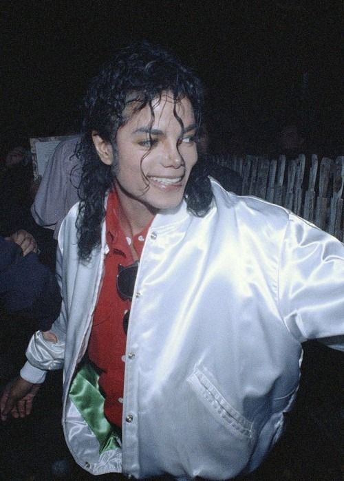 2B4DMJ's tweet photo. "I'm a Black American. I am proud to be a Black American. I am proud of my race. I am proud of who I am." - Michael Jackson https://t.co/I2L4Pxzu6P