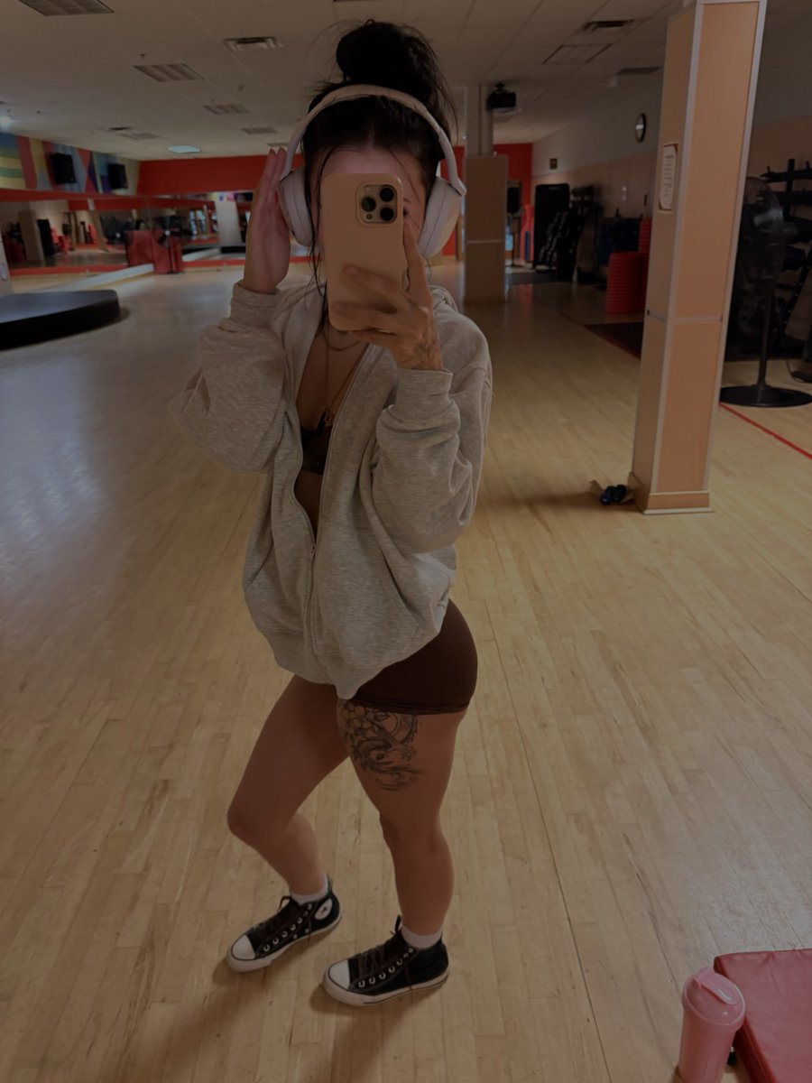 cheybaexoxo's tweet photo. sub to see whatโs under the gym shorts .. 30% off ๐ฆ๐ฆ๐
https://t.co/7xrCVIbdIH
#OnlyFansCreator #OFPromo #FitnessBabe #GymTok #FitWomen #ThickFit #GymContent #WorkoutMotivation #GymAddict #AthleticBody #GluteWorkout #FitLifestyle #PrettyGirls #HotGirls #CreatorTwitter #Baddie #SelfieTime #OnlineCreator #SubscribeNow #Trending