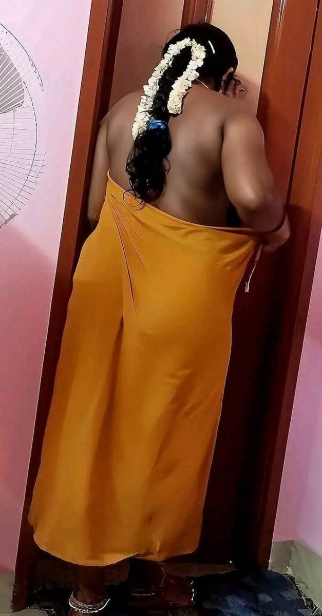 GowthamPorukkki's tweet photo. Disturbing my mom inbetween the kalla olu is my favourite thing to do 🥵💦 https://t.co/OB1jj5LKim
