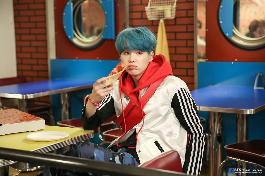 lostdreamchaser's tweet photo. Daily Tweet for BTS SUGA
Brand Reputation! 🪷

#BTS #BTSSUGA #방탄소년단슈가 #SUGA #슈가 #AgustD #민윤기 @BTS_twt https://t.co/qu25XYYLj4