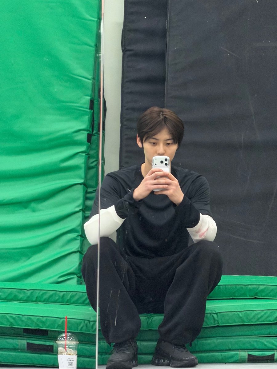 MH_Marryme95's tweet photo. 남친짤 권위자 https://t.co/H81TqlkrNP