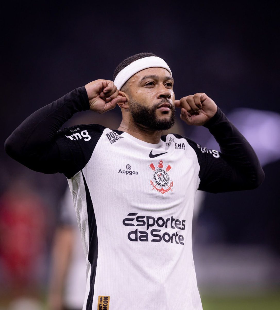 BrooklynGuyNBA's tweet photo. Não fizemos parte dessa vergonha 🤷🏽‍♂️

Futebol não se complica, Ronald Koeman https://t.co/XRBfFGabcu