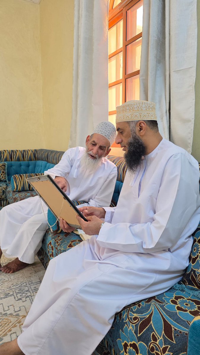 said_alyarobi's tweet photo. تقيد وفيات في مصحف لمالكه سالم بن خلفان الحسيني.
📌وفاة مسعود بن تميم الحسيني ٩شعبان ١٣٥٤.
📌وفاة سلوم بن ناصر بن سالم الحسيني ٢٤جمادى الأولى ١٣٦٩.
📌وفاة ناصر بن سالم بن تميم الحسيني ٩شعبان ١٣٧٥ كتبه خلفان بن ناصر الحسيني بيده الفانية.
📌وفاة موزةبنت مسعود الحسينية ٥شوال ١٣٧٩. https://t.co/Vz2tuYsiGc