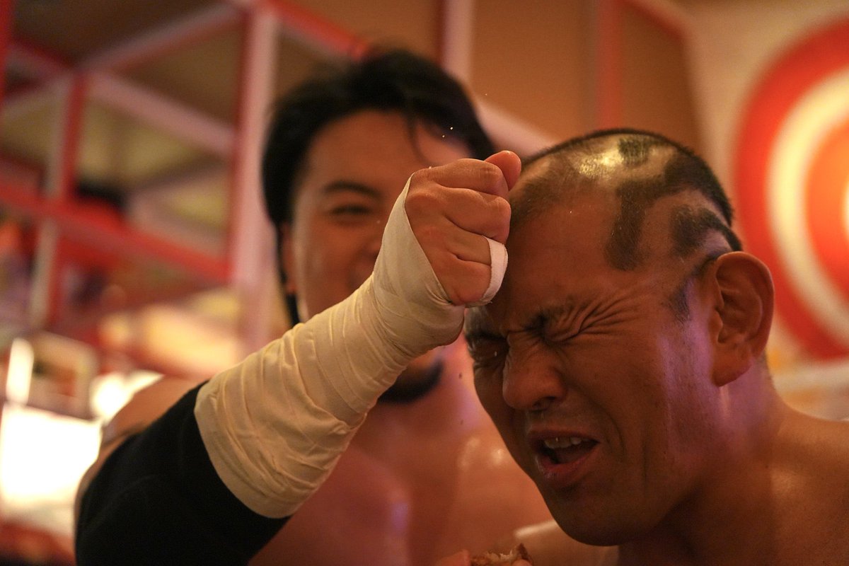 suzuki_D_minoru's tweet photo. どんな仕事であっても上とか下とかない。みんなそれで食ってるんだから。こいつは他人の仕事を馬鹿にして優越感に浸って安心してるんだろうけど。口から出そうな言葉を飲み込んで消化して初めて強くなれる。生きる為に仕事をして金を稼ぐ。強くなけりゃ生き抜けない。そんな風に思ってる。(画像と本文は関係ありません)
