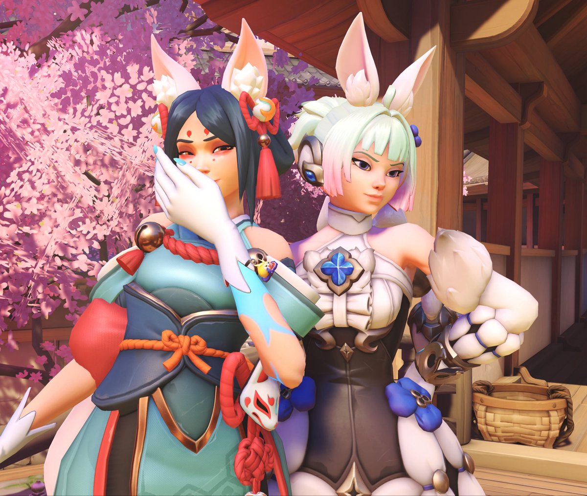 columbinasstrap's tweet photo. y’all rockin with the furry astralfox yuri ?? https://t.co/1bfJ9JQkti