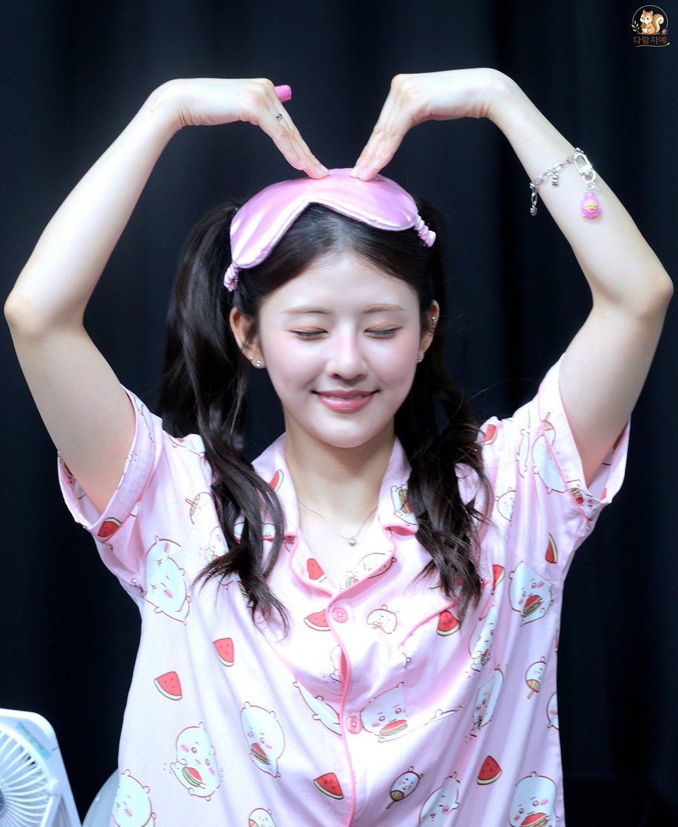 KIIRASJiYe's tweet photo. #키라스 #KIIRAS 
#하린 #Harin 
키라스 민주 💝 
260628 일
팬싸인회 
오늘도 많이 좋아해 ��� https://t.co/9A3CnVua96