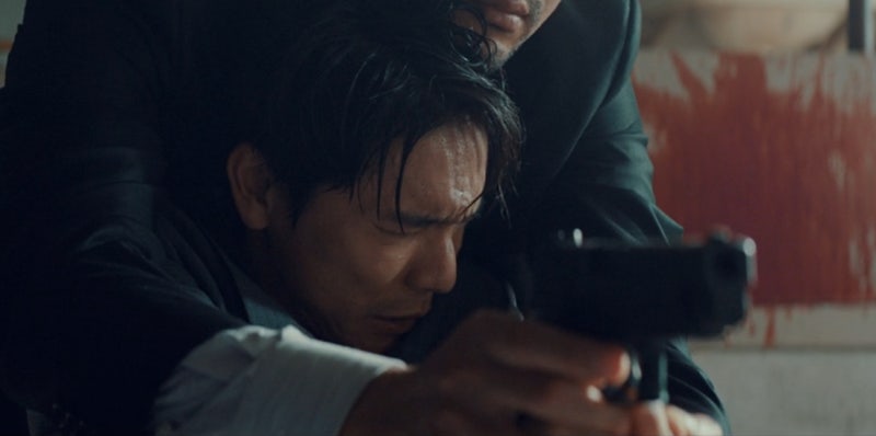solracinema's tweet photo. 7화: 진군

ㅋㅋㅋㅋㅋㅋ직전 게시물에서 타카시 욕 ㅈㄴ했는데 사과하네
응 그래도 니가 찌질하고 강약약강에 폭력남이란건 변하지 않아 어림도 없지 어디 전달하는 사과로 퉁칠라고

그나저나 요리유키의 행실이 이제는 이해가 안 되는 수준이라서 뭔 말을 못 하겠네 도청 날려서 약 200명 실종 이건 일반인들이 훨씬 많을 거고 드라마 마무리에 싱크홀 만든 것도 거진 일반인일 거고... 이 정도면 그냥 학살 아님? 이 악몽 끝내겠다고 다 죽이고 다니네;

남마루는 큰 힘을 갖더니 살짝 위험해졌나 능력 조절에 문제도 있어 보이고 자기도 모르게 사람 죽이려 하고.. 저것도 부작용인가?