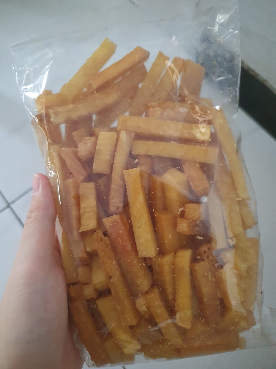 orangeofsouls's tweet photo. Baru aja datang, belum sempet disimpan, eh udah pengen nyomot duluan.
Enak banget sih ini. Siapa suka juga? https://t.co/MVq80yhDtU