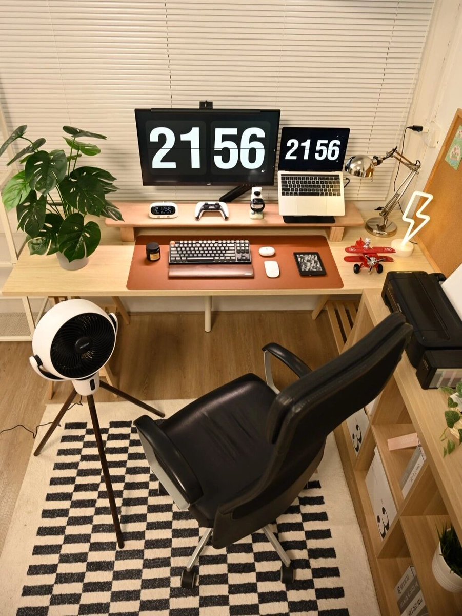 patrick35616853's tweet photo. [Tiny tweak for a tidy desk = bigger focus flow u0026 zero mid-task clutter. Swap random post-its for a magnetic memo pad, tuck cables into a cute woven organizer, and keep only today’s must-do items on your monitor shelf. A minimal setup, maximum work win.]， https://t.co/9BKAupVYX7