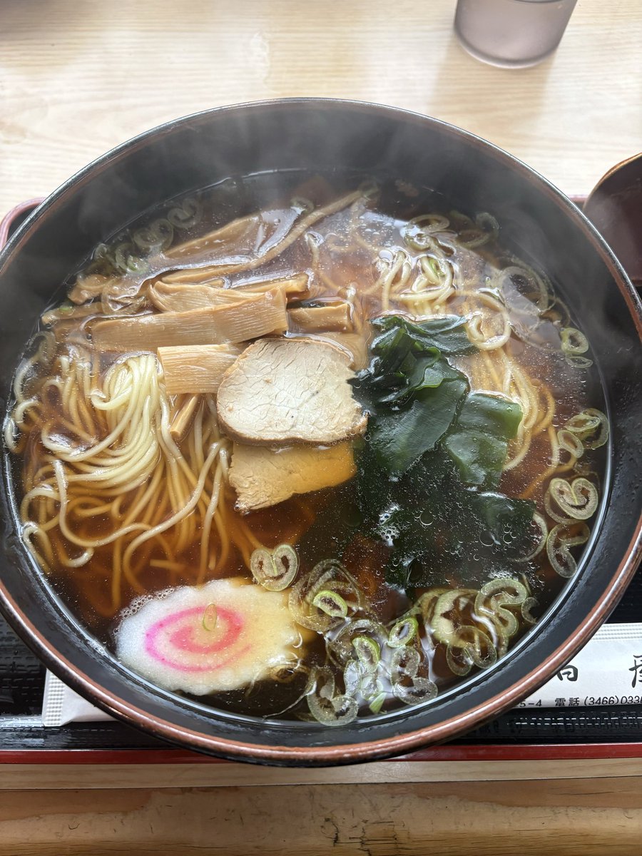 UMB102def's tweet photo. 代々木上原 / 朝日屋
 🔸中華そば 大盛+ビール  計¥1550

今年200杯メ〜ん？最寄り駅からなるべく歩く🍜屋に行くも保険指導のチャレンジプランです😅

今は亡き市内名店🍜と同じ名前とあっては是非とも✨と此方へ❣️😁

昨日はろくなモン食ってないんで大盛にしたら中華丼ぶり無かったみたいで痛恨の極み📸🤣

蕎麦屋のラーメン🍜は旨い！のお手本店やったな💕😋