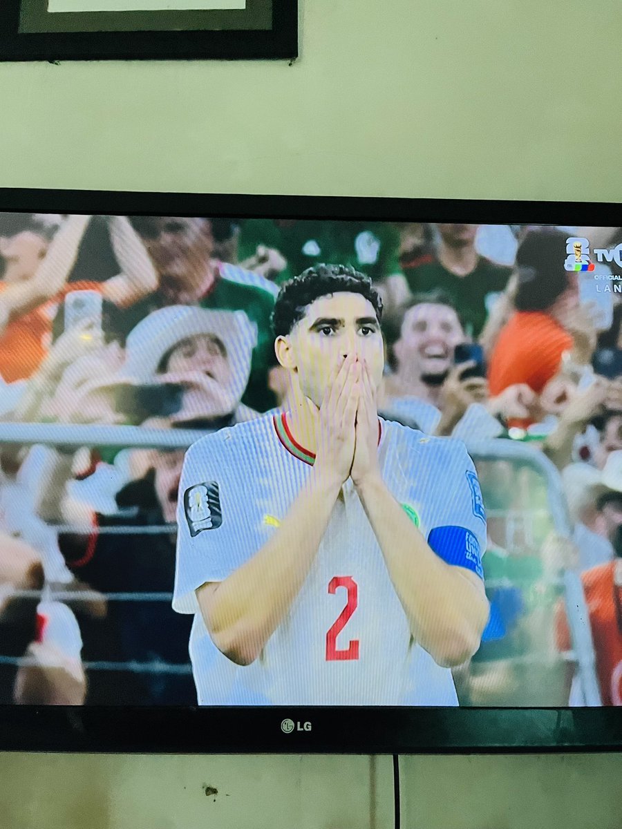 ZahraenyEdith's tweet photo. Gapapa bang yang penting menang 🥰❤️ Hakimi 🇲🇦🔥🥳❤️ 
#PialaDunia #Maroko #Morocco  #Hakimi #FifaWorldCup2026 #Fifa https://t.co/0h0xTwZb4V