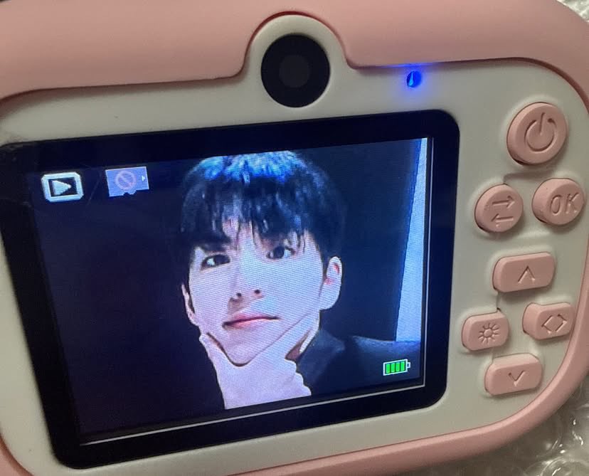 mrsjungchanwoo's tweet photo. Wonpil’s voice when we turn on and off the denimalz mini camera😭

🐰did you find me?
🐰i’m leaving ㅠㅠ https://t.co/ddNPaPP7zF