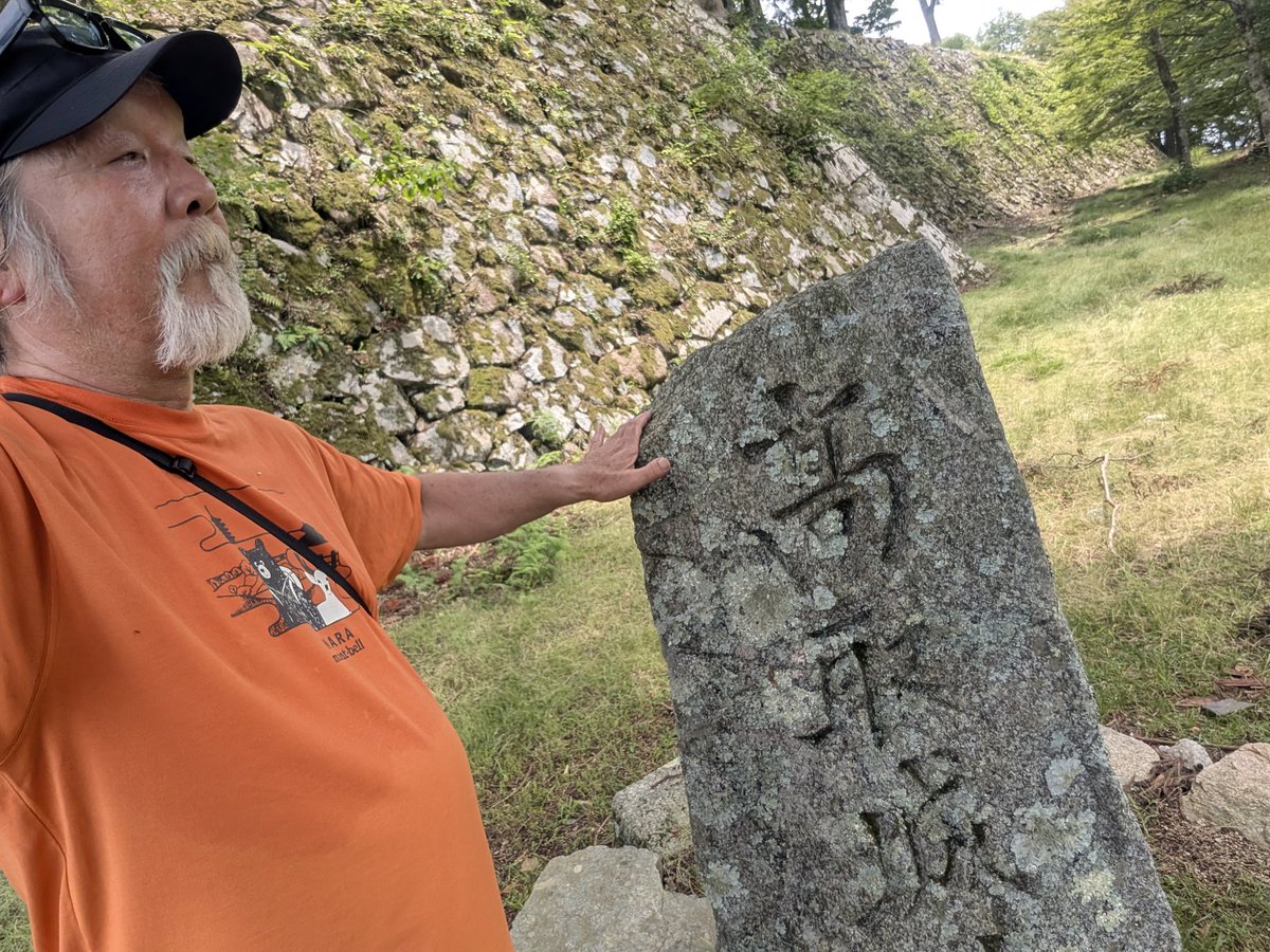 h66hvEd9t7ZpGHI's tweet photo. 日本最強の城
高取城🏯

残った石垣が凄い👀
皆さんに
オススメ致します🙇

＃まちゃお765
＃高取城跡
＃高取山 https://t.co/O7sWQWOMIE