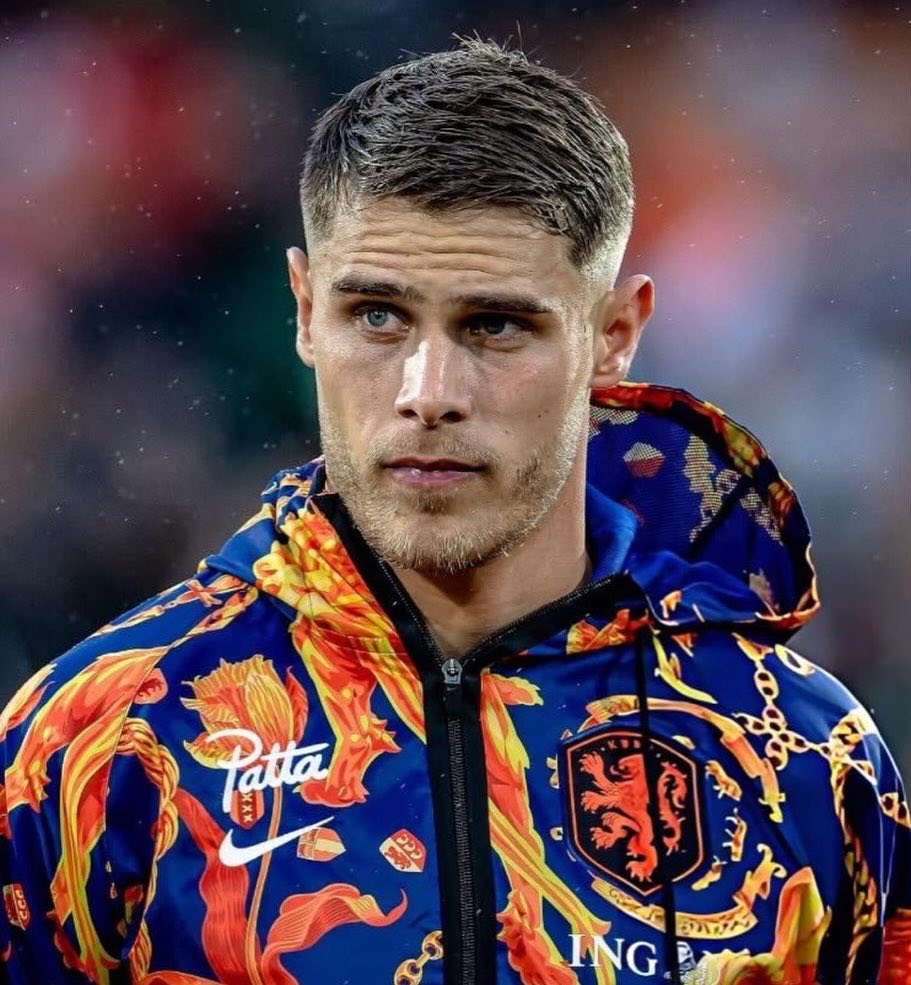 cloiskryptonite's tweet photo. can’t believe we’re not gonna see micky van de ven at the world cup anymore 😭😭😭😭😭 https://t.co/tDydCYLJsT