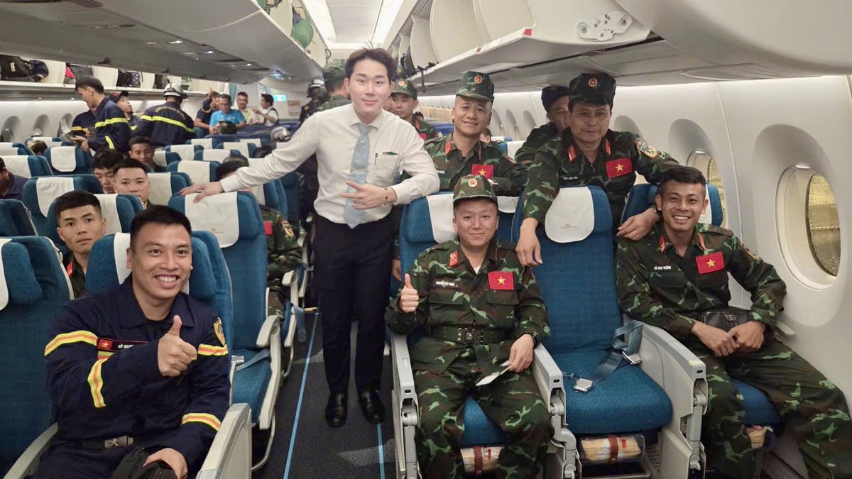 meets_vietnam's tweet photo. 🇻🇳ベトナム航空は6月29日、ベネズエラ地震支援のため特別便VN66を運航。救助隊員124名、災害救助犬10頭、支援物資25トンをエアバスA350で輸送✈️

本任務に伴い、一部定期便の運航スケジュール・使用機材が変更となる場合があります。ご理解をお願い申し上げます。 https://t.co/iDb5AMl83W