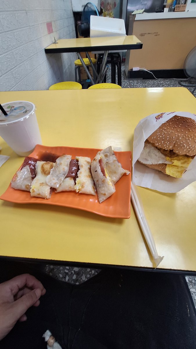 smallmove0618's tweet photo. 食べます https://t.co/xIXfqAkb34