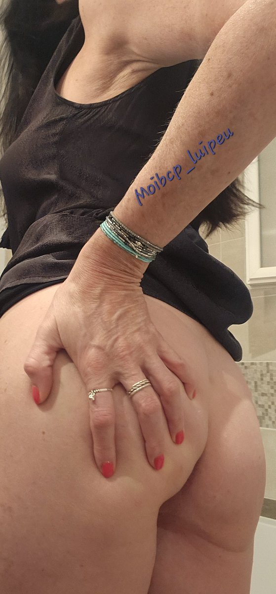 moibcp_luipeu's tweet photo. Bonne journée les coquins !
Envie de passer ta queue au milieu ?😈 allez viens voir par ici....
Tu n'es pas prêt 🥵 
https://t.co/L2dHxSHKEY

https://t.co/Nu1hc0oEX0

#milf #hotwife #candauliste #libertine #amateur #sensualité #trio #fantasmes #adultcontent #sexy https://t.co/6ixw7xFZgW