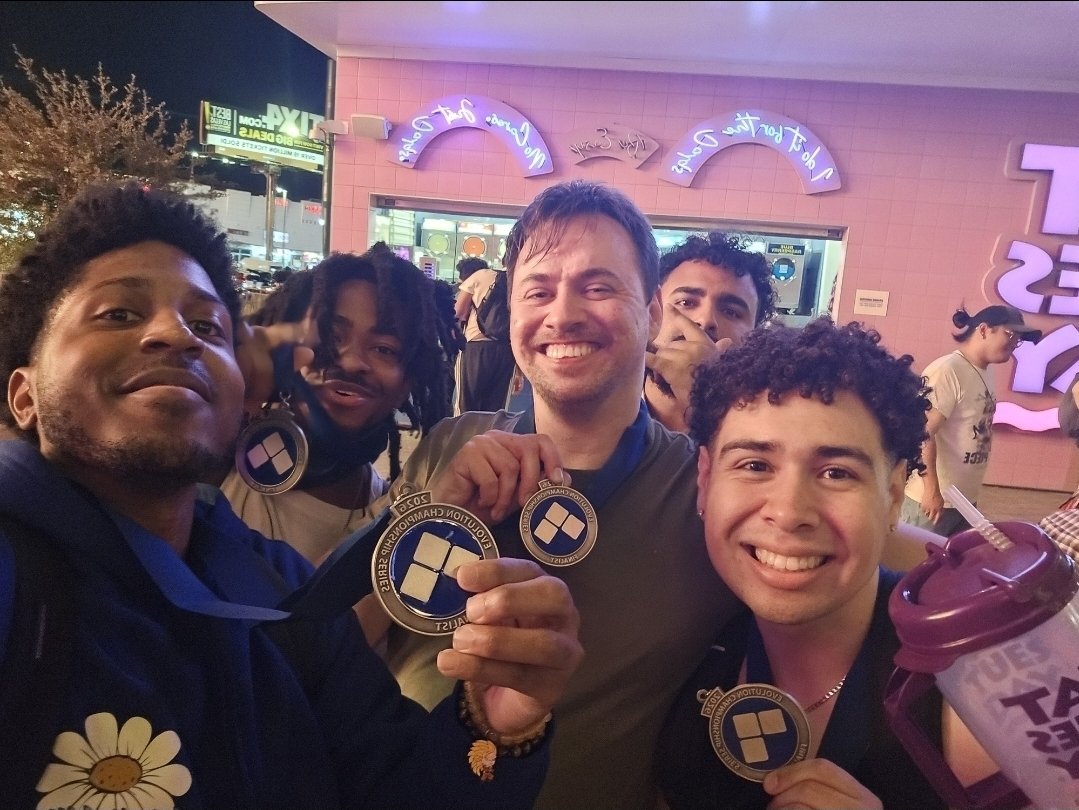 Not_Pierre_'s tweet photo. BB, Knotts, 2gb, Silent, NegaReaper, Issei, Mobu Murabito.
It was my absolute honor that I got to stand on the same stage as you guys. It ment the world to me and I'll remember it forever. 🧡 https://t.co/rESpipiKe7