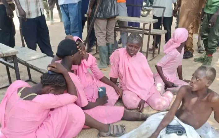 theglittersng's tweet photo. Troops Rescue 10 NECO Candidates Abducted By ISWAP In Borno
Troops of Operation HADIN KAI have rescued 10 of the 11 NECO candidates and teachers abducted by suspected ISWAP terrorists during an attack on Lassa Community in Askira/Uba Local Govt Area of Borno State.@HQNigerianArmy https://t.co/TjRIVBoEL9