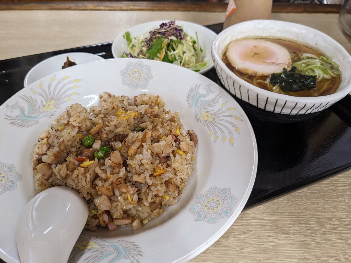 cant505's tweet photo. チャイナハウス 王龍（わんりゅう）＠千曲市でチャーハンセット。
前から気になっていたお店。 https://t.co/zhNE3GgXIT