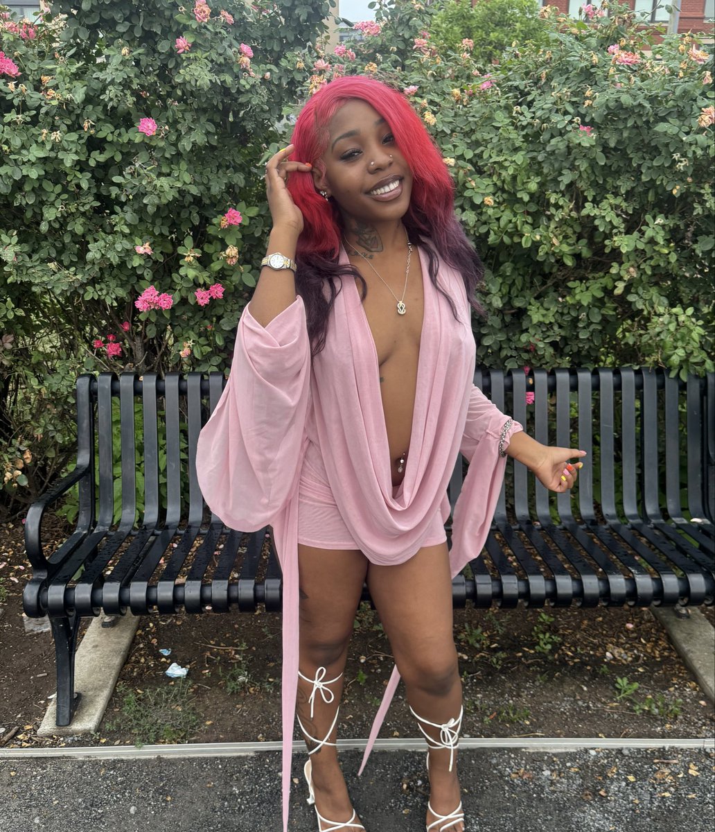 theefinesttt's tweet photo. Pretty in pink https://t.co/rqUM5ZQ3Sc