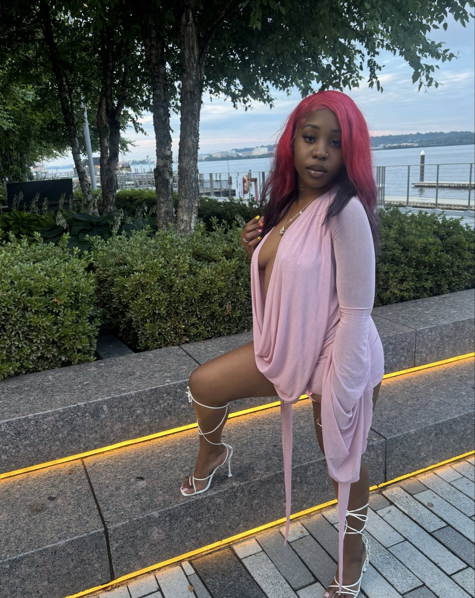 theefinesttt's tweet photo. Pretty in pink https://t.co/rqUM5ZQ3Sc