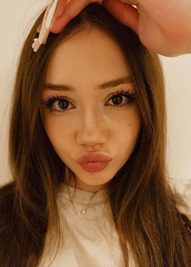 Bulvaleri's tweet photo. i’m single if anyone wants meee🙈 https://t.co/kbMRyxuCPD