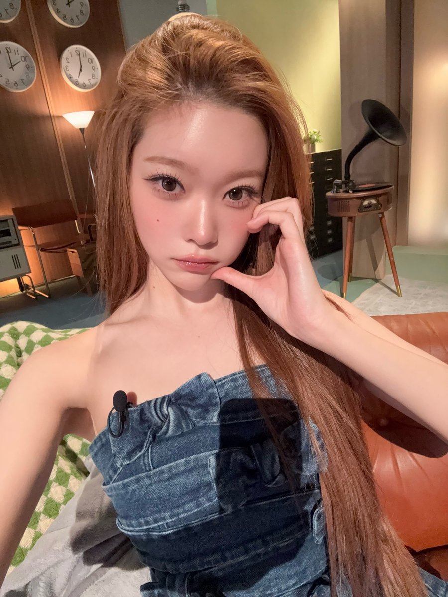 Billlieofficial's tweet photo. [📸]
260630 채널A '하트시그널5' 💕

#Billlie #빌리
#TSUKI #츠키
#채널A #하트시그널5 https://t.co/RAYsDsrMU7