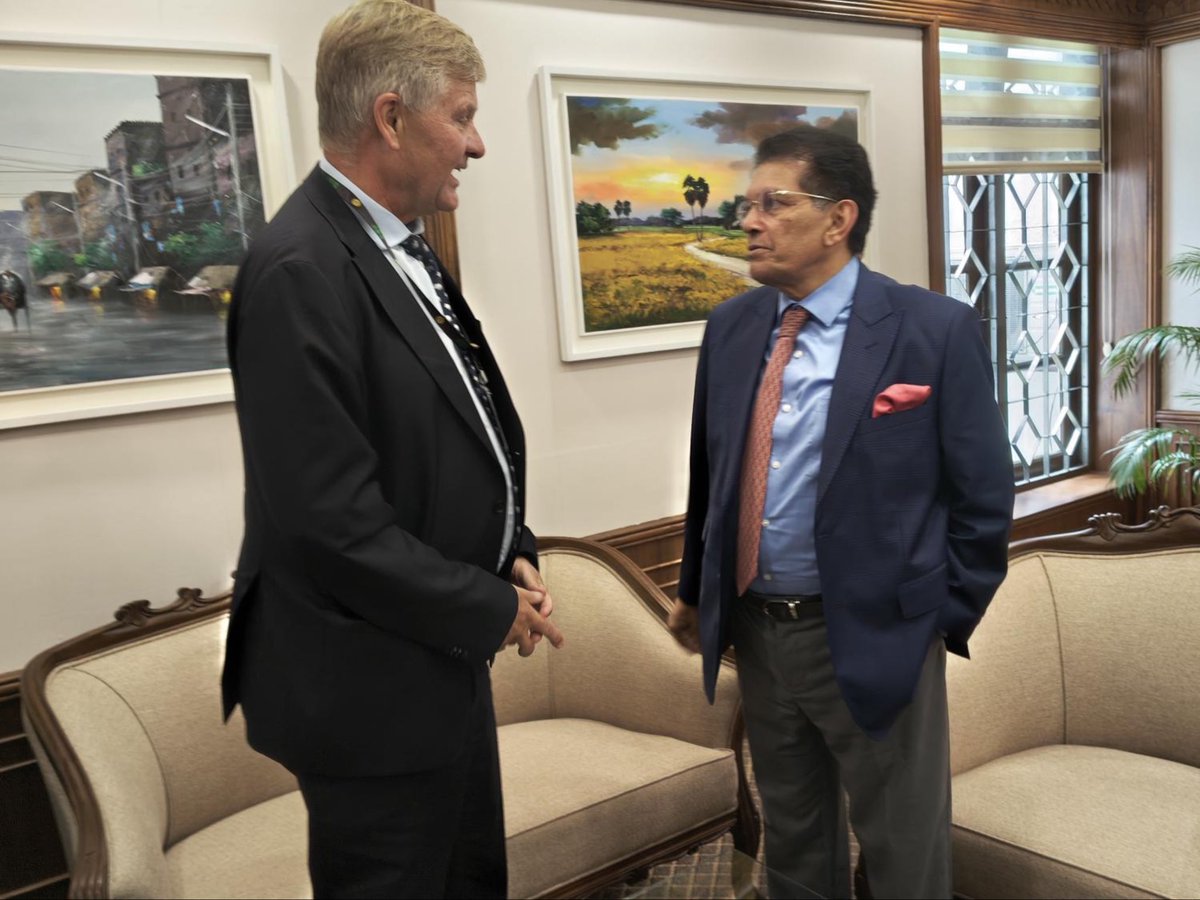 ErikSolheim's tweet photo. Inspiring Dhaka discussion with President of the General Assembly - who aims to save multilateralism.

Dr. Khalilur Rahman just took office as foreign minister of Bangladesh🇧🇩. Immediately after he was elected president of the General Assembly of the UN. He is a most respected diplomat with long and impressive experience from global affairs.

We had an exciting exchange of views. The new government will take a Bangladesh first approach - prioritizing friendly relations to India, China, the West and everyone else. It will not pick sides but look for opportunities for the people of Bangladesh in close relations with foreign partners.

We discussed how Bangladesh can become a leader in the green transition. The nation has huge potential for solar energy and for mobilizing carbon credits to restore mangroves and in natural farming. The prime minister has already committed to massive tree planting.

Dr Rahman will take lead of the United Nations at time when the UN is at its lowest ebb in history. UN is sidelined on most issues, the staff is dispirited and the leadership uninspiring. It’s great to see that a decent leader as dr Rahman will steer the UN through a challenging time. The most important will be the election of a new Secretary General who can turn around the organization. Mulitilateralism is more important than