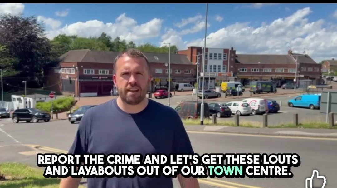 ScientistStokey's tweet photo. @JEGullisnotMP when can we get this lout out of our Town centre https://t.co/TffUGXZ5Yv