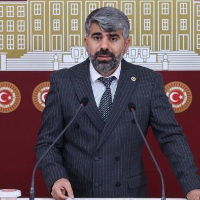 gizliservis06's tweet photo. DEM Parti Mersin Milletvekili Perihan Koca:

“Kürtler, LGBT’nin özgürlüğü için her türlü bedeli vermeye hazır.”

HÜDA PAR Mersin Milletvekili Faruk Dinç:

“Toplumun temelini oluşturan aile kurumu, ideolojik saldırıların tehdidi altındadır.”
“Bu, bir ideolojik sapkınlık değil, bir terör faaliyeti hâline gelmiştir. Biz de buna karşı mücadele için Meclis’e kanun teklifimizi sunduk.”