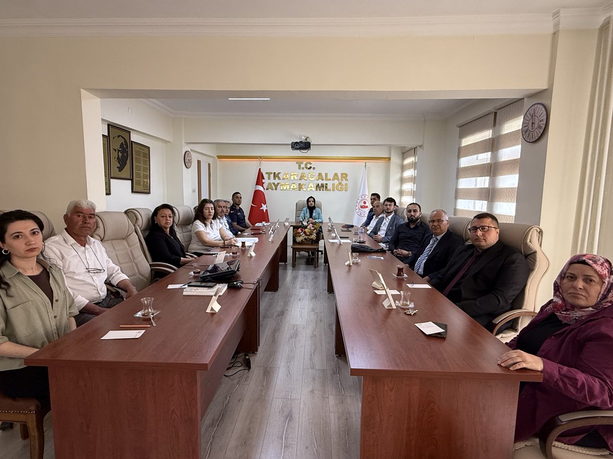 AtkaracalarK's tweet photo. Kaymakamımız Sn. Saliha KARATAŞ başkanlığında İlçe İdare Şube Başkanları toplantısı yapıldı. https://t.co/FufASYLTt7