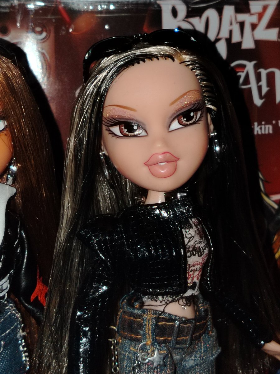 mvnrique's tweet photo. I love OG Rock Angelz sm 
#bratz #collector https://t.co/DYXRiem13J